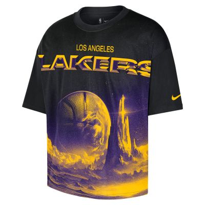 Nike NBA Los Angeles Lakers Courtside Boxy Tee Black - Noir - T-shirt à manches courtes Nike NBA Los Angeles Lakers Courtside Boxy Tee Black - Noir - T-shirt à manches courtes
